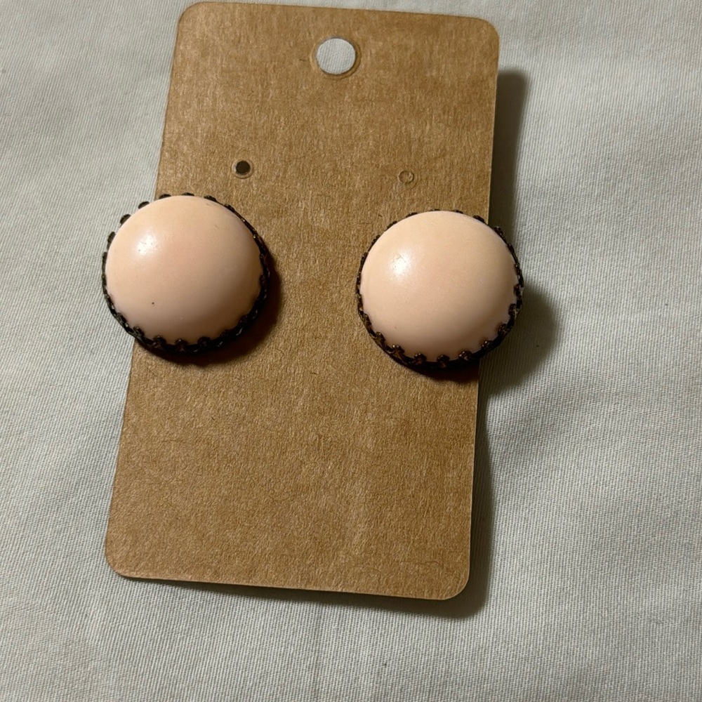 Vintage clip on‎ earrings